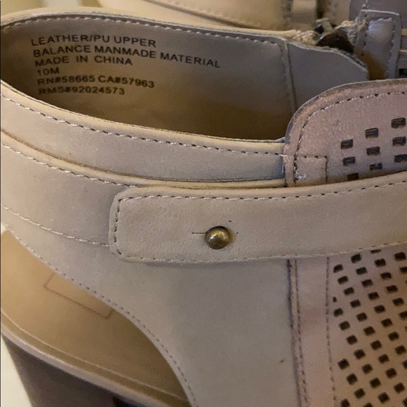 Open toed booties - Picture 4 of 5